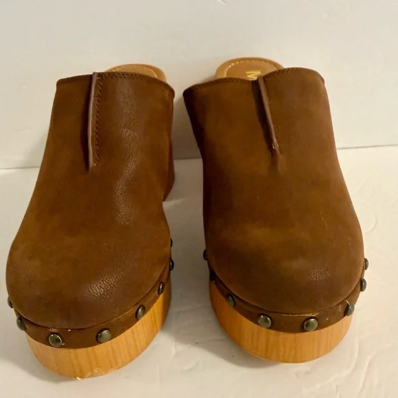 NEW‼️MIA Brown Suede Clogs -8M - Picture 3 of 6